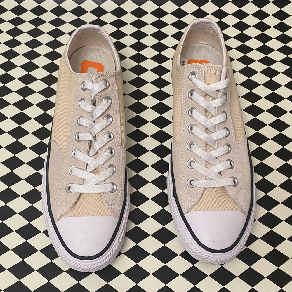 NWOT Cream/Tan Converse